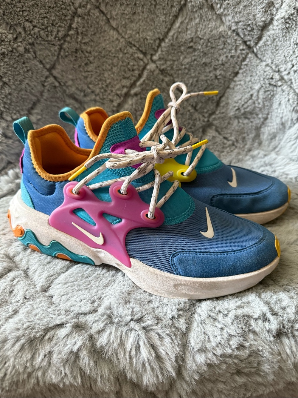 Nike Youth 6 Y Blue Sneakers with Pink Orange Accents Running Shoes Ck 1752-400